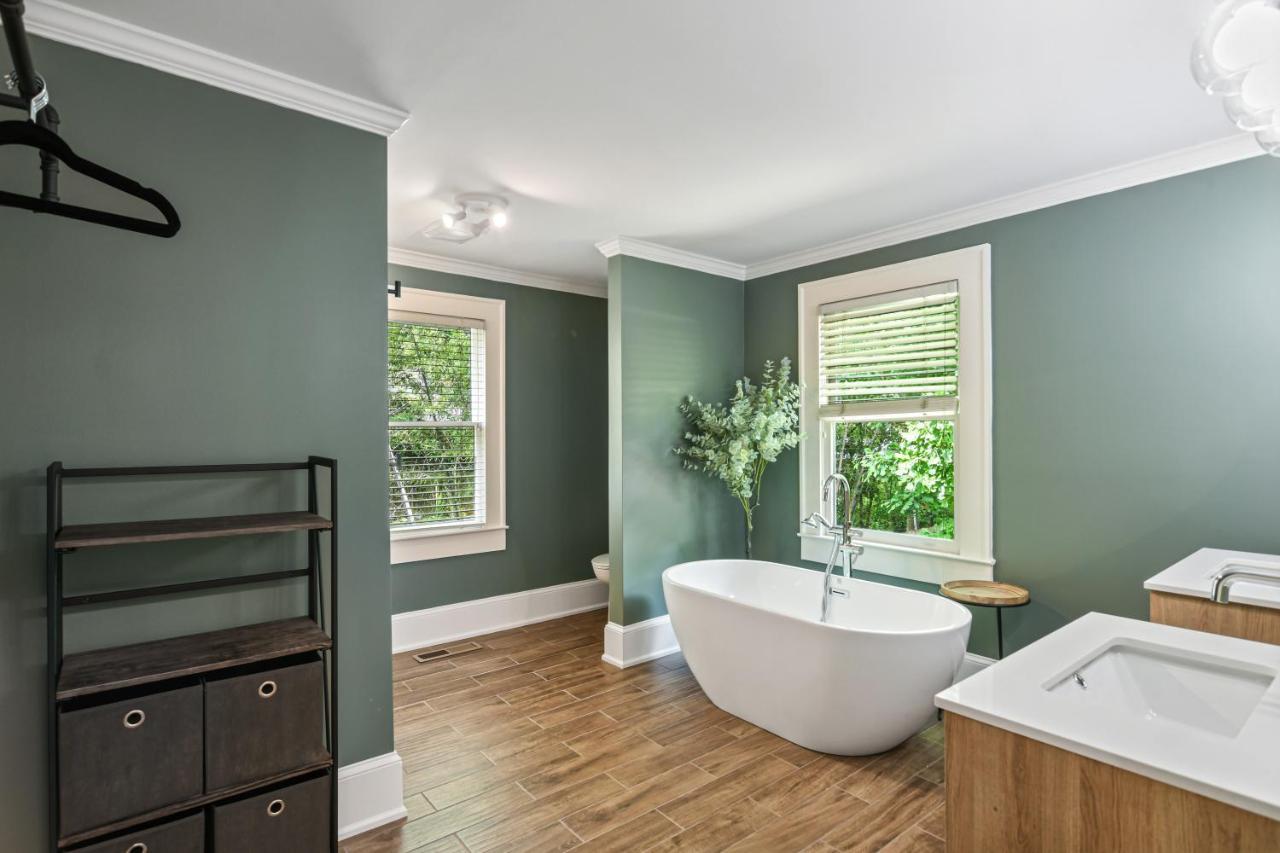 Sun Lit Bungalow With Good Vibes And Lots Of Wine - Designedbydom Atlanta Bagian luar foto