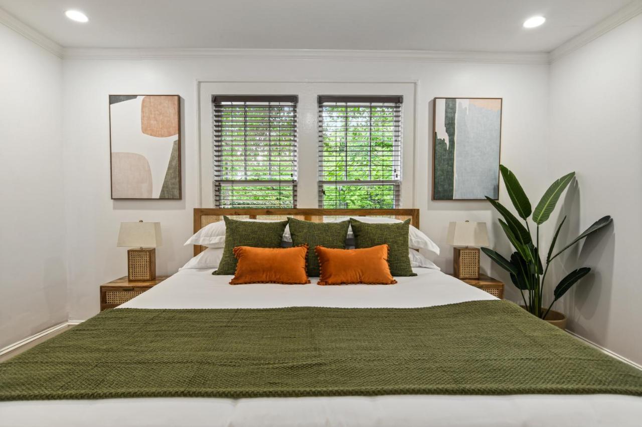 Sun Lit Bungalow With Good Vibes And Lots Of Wine - Designedbydom Atlanta Bagian luar foto