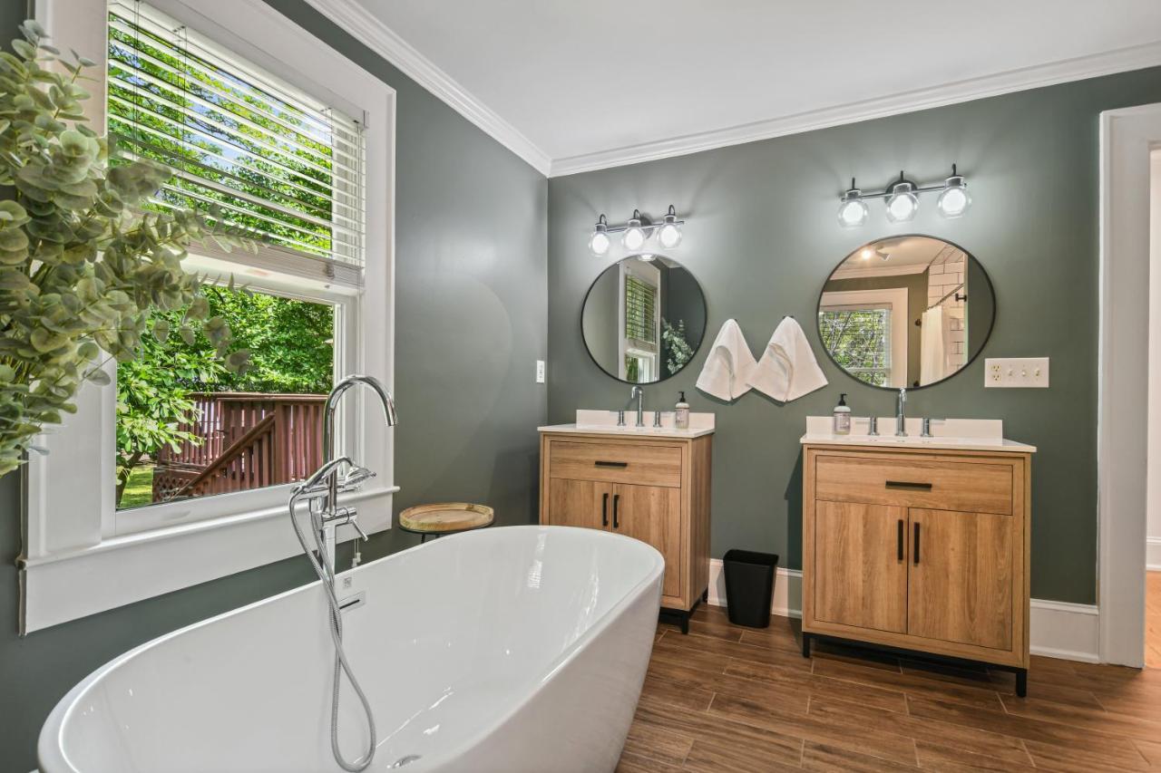 Sun Lit Bungalow With Good Vibes And Lots Of Wine - Designedbydom Atlanta Bagian luar foto