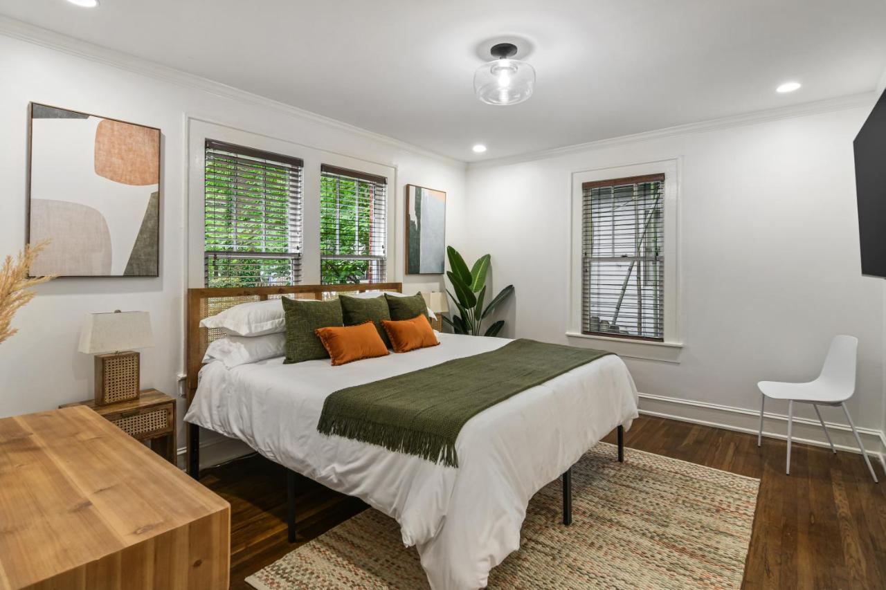 Sun Lit Bungalow With Good Vibes And Lots Of Wine - Designedbydom Atlanta Bagian luar foto