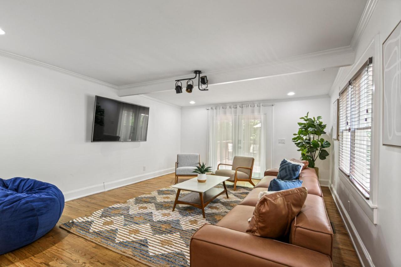 Sun Lit Bungalow With Good Vibes And Lots Of Wine - Designedbydom Atlanta Bagian luar foto