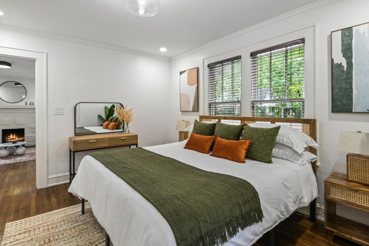 Sun Lit Bungalow With Good Vibes And Lots Of Wine - Designedbydom Atlanta Bagian luar foto