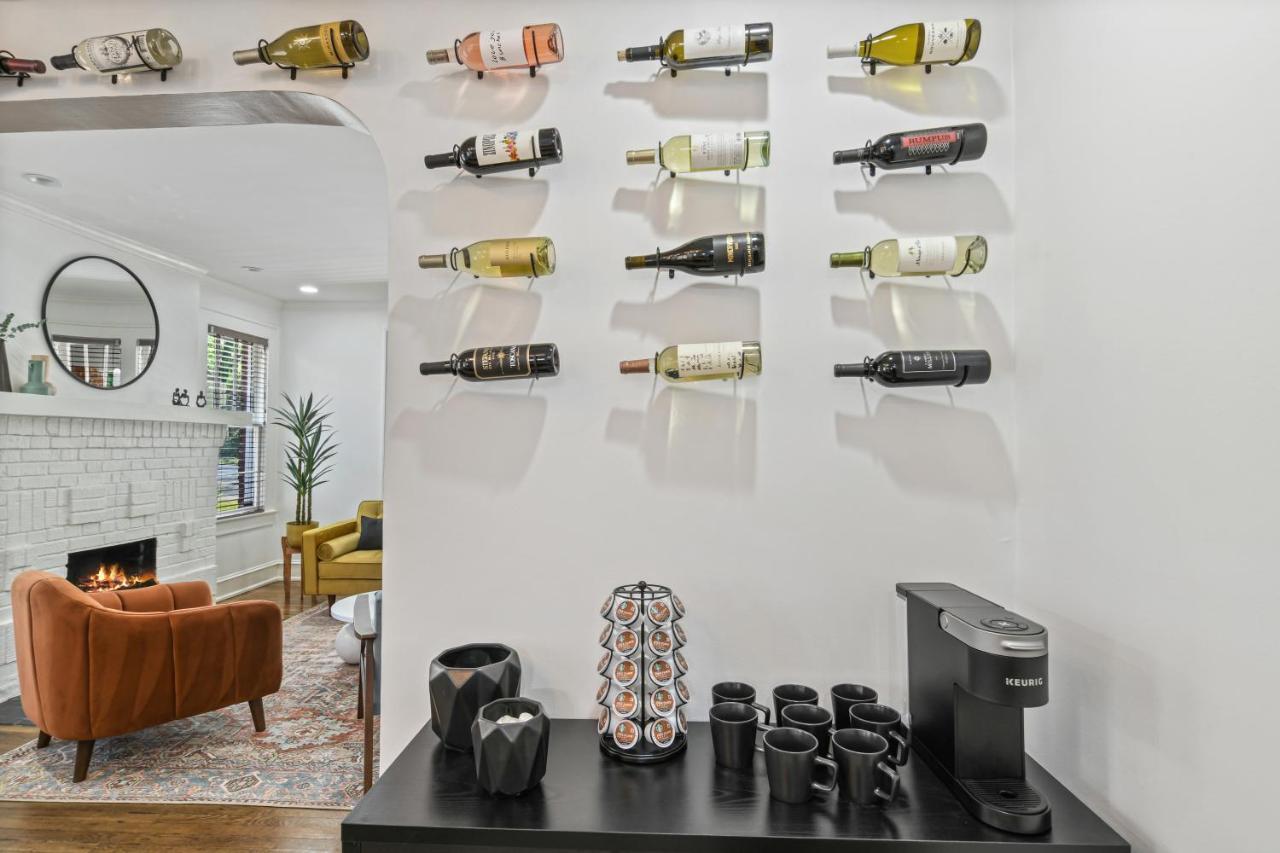 Sun Lit Bungalow With Good Vibes And Lots Of Wine - Designedbydom Atlanta Bagian luar foto