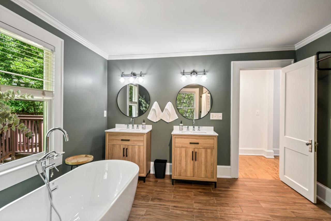 Sun Lit Bungalow With Good Vibes And Lots Of Wine - Designedbydom Atlanta Bagian luar foto