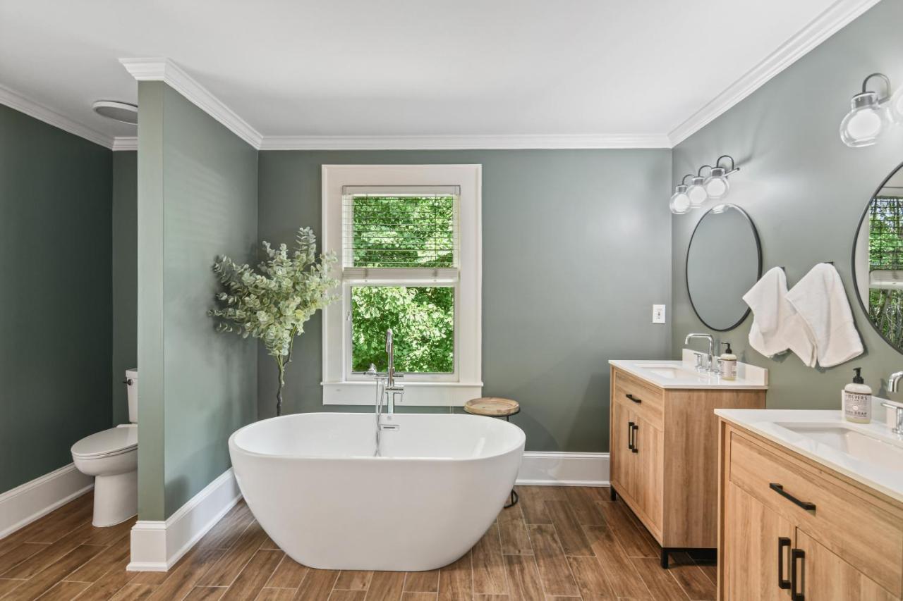Sun Lit Bungalow With Good Vibes And Lots Of Wine - Designedbydom Atlanta Bagian luar foto