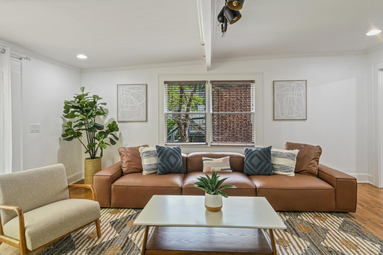 Sun Lit Bungalow With Good Vibes And Lots Of Wine - Designedbydom Atlanta Bagian luar foto